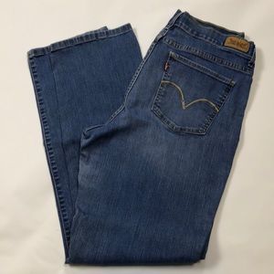 Levi’s 512 Perfectly slimming straight leg